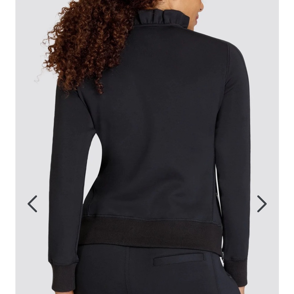 Tail women’s active pull over.